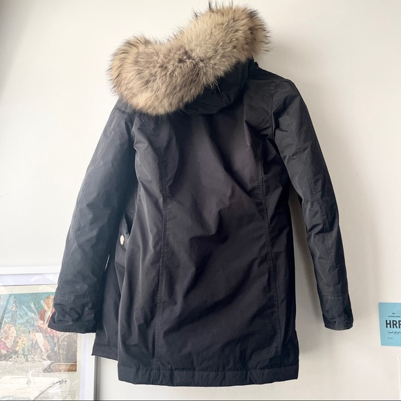 WOOLRICH Luxury Arctic Parka down coat in black with detachable raccoon fur - Picture 8 of 13